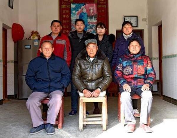 一家两代三人 新洲人将重情重义发扬光大