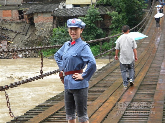 美女八路