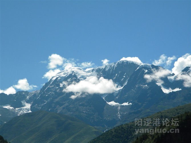被震撼了，有史以来第一次见到雪山