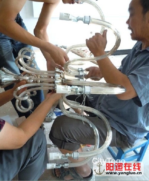 组装水晶灯大灯