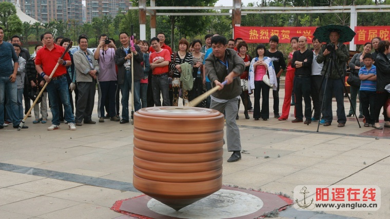 世界最重陀螺记录再次在阳逻开鞭刷新2.jpg