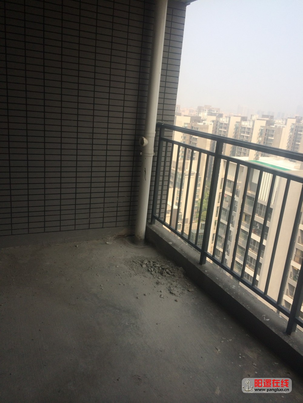 厨房旁边的小阳台