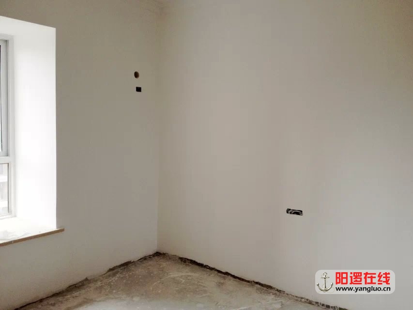 墙面油漆很平整
