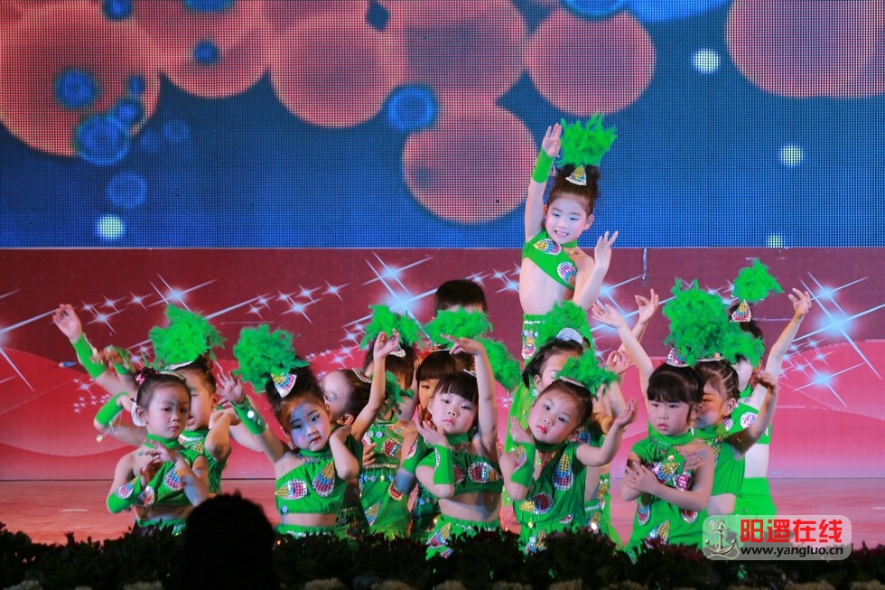 童心幼儿园迎新年文艺汇演_5.jpg