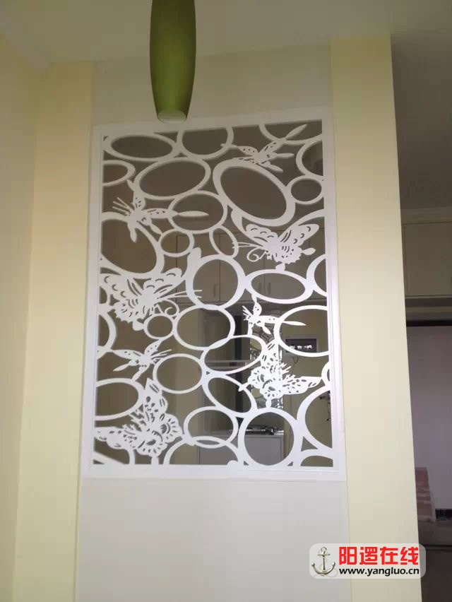 卧室雕花隔断