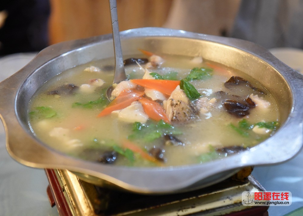 阳逻人家特色菜土灶滑鱼.jpg
