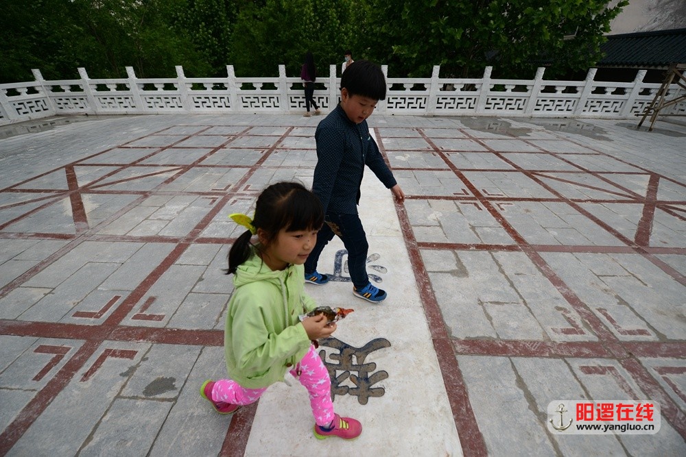 武生院校园棋盘.jpg