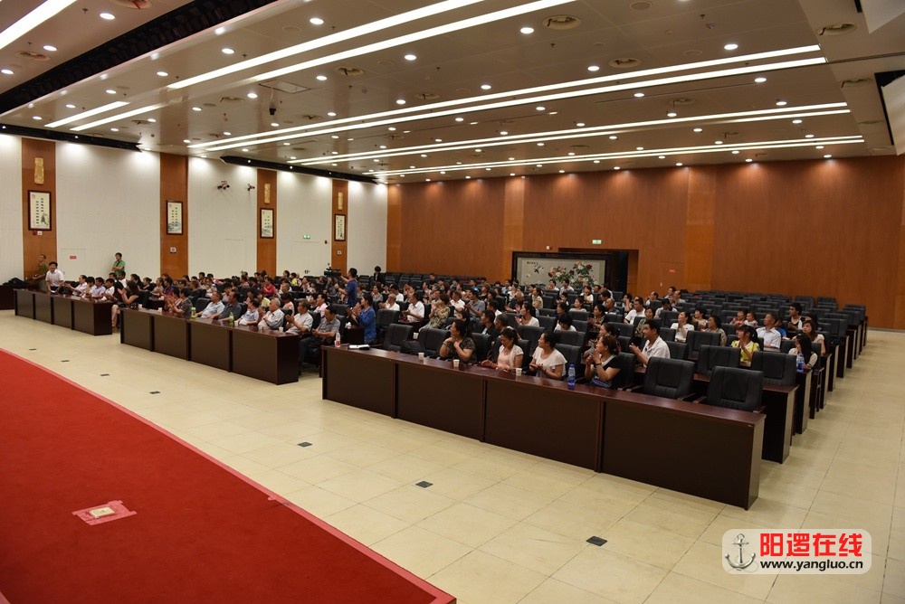 武汉市民之家市民大讲堂内.jpg