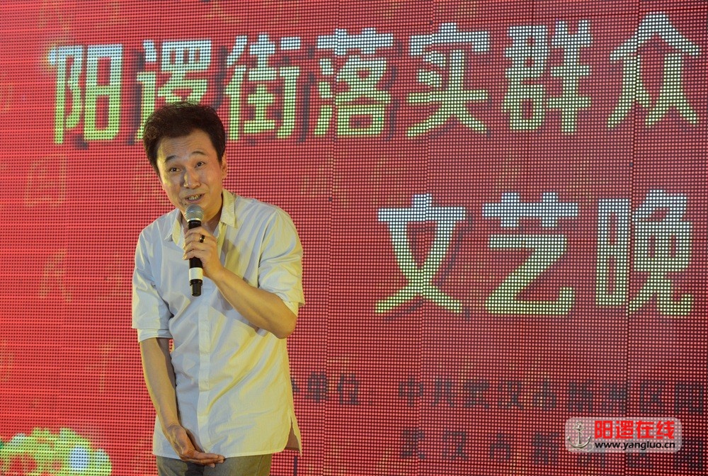 著名喜剧表演艺术家田克兢来到阳逻.jpg