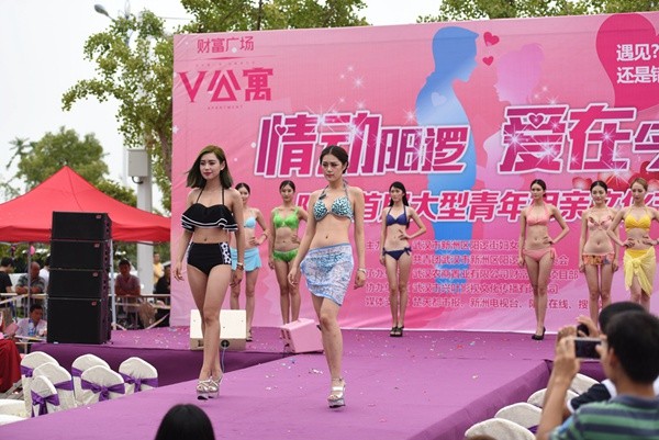 青春洋溢的T台走秀.jpg
