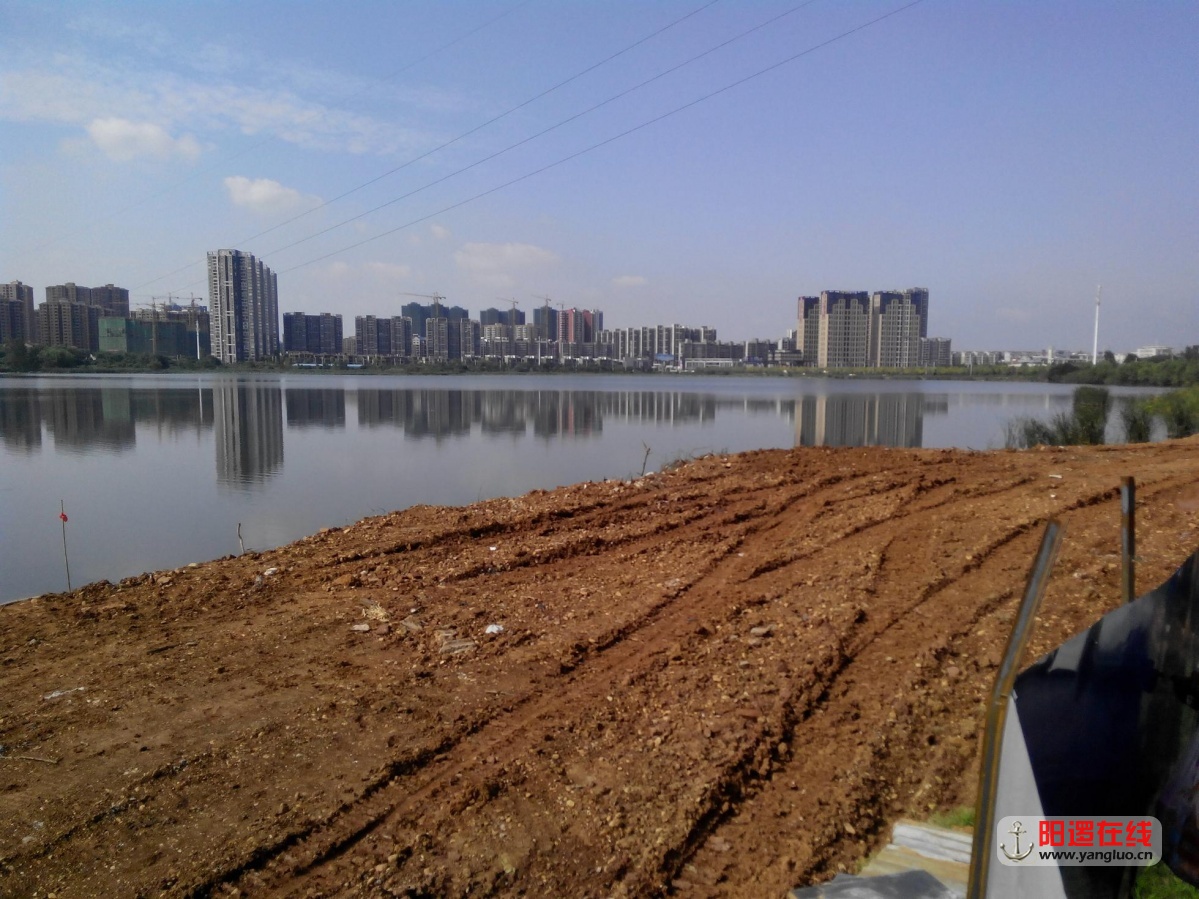 环湖路天琴湾段施工现场