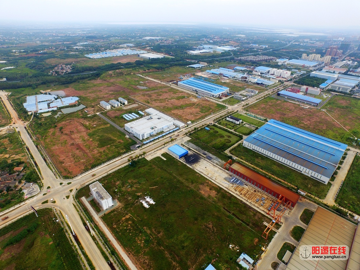 蓬勃发展的阳逻开发区工业示范园区.jpg