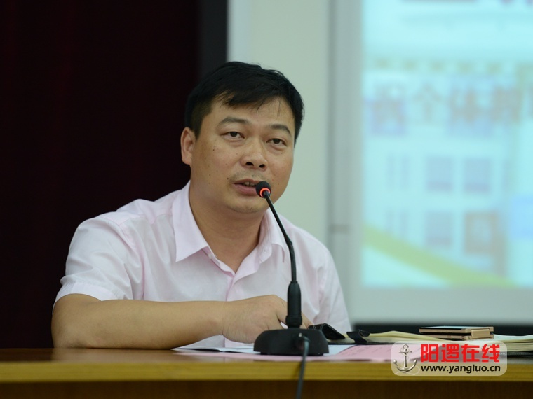 新洲一中黄校长对教育教学工作部署.jpg