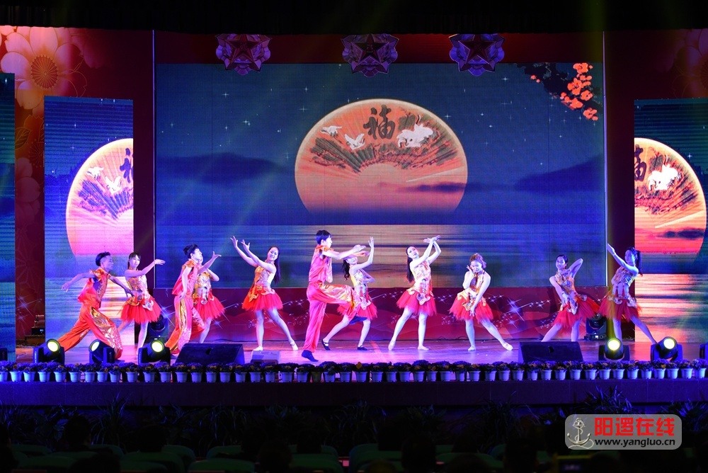 武汉音乐学院舞蹈《花开中国年》.jpg