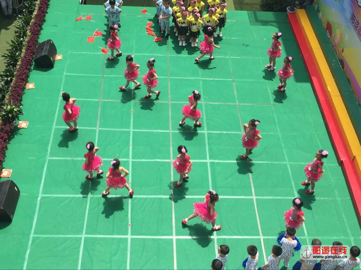 阳逻童心幼儿园2016年文艺汇演3.jpg