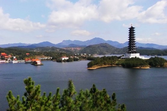 通禅湖.jpg