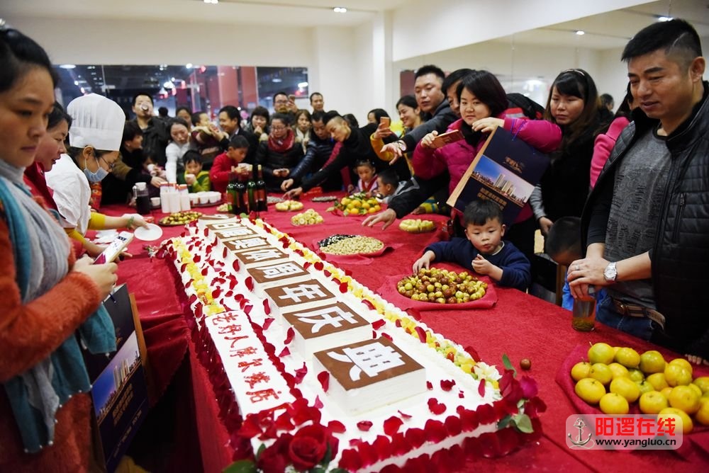 阳逻白鹿奥体游泳健身中心.jpg