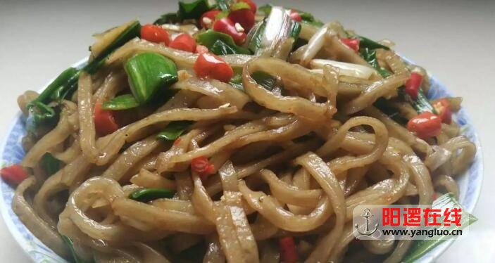 鱼面炒菜.jpg