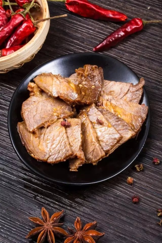 卤牛肉.webp.jpg