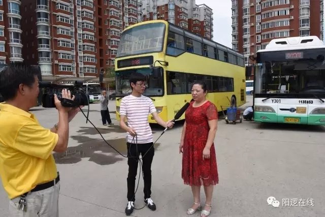 调度组组长黄细兰接受新洲电视台采访.webp.jpg