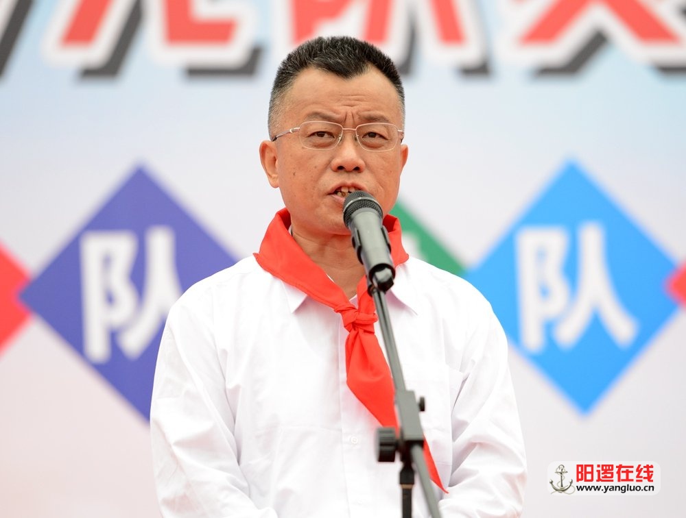 区教育局副局长陈志华.jpg