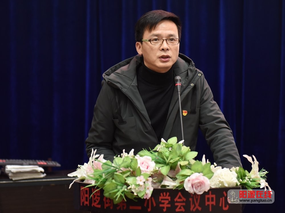 武湖小学支部书记邱耀东