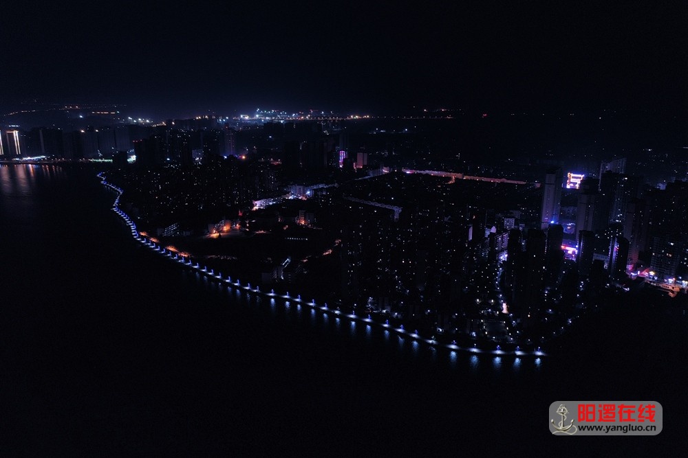 柴泊湖之夜