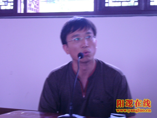 思哲武汉大学名人演讲系.jpg