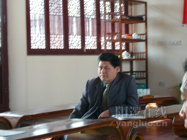 新洲区委宣传部余明春在云深书院.jpg