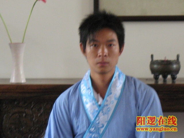 装深沉