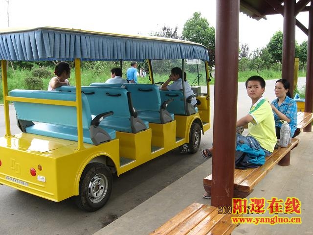游览车站